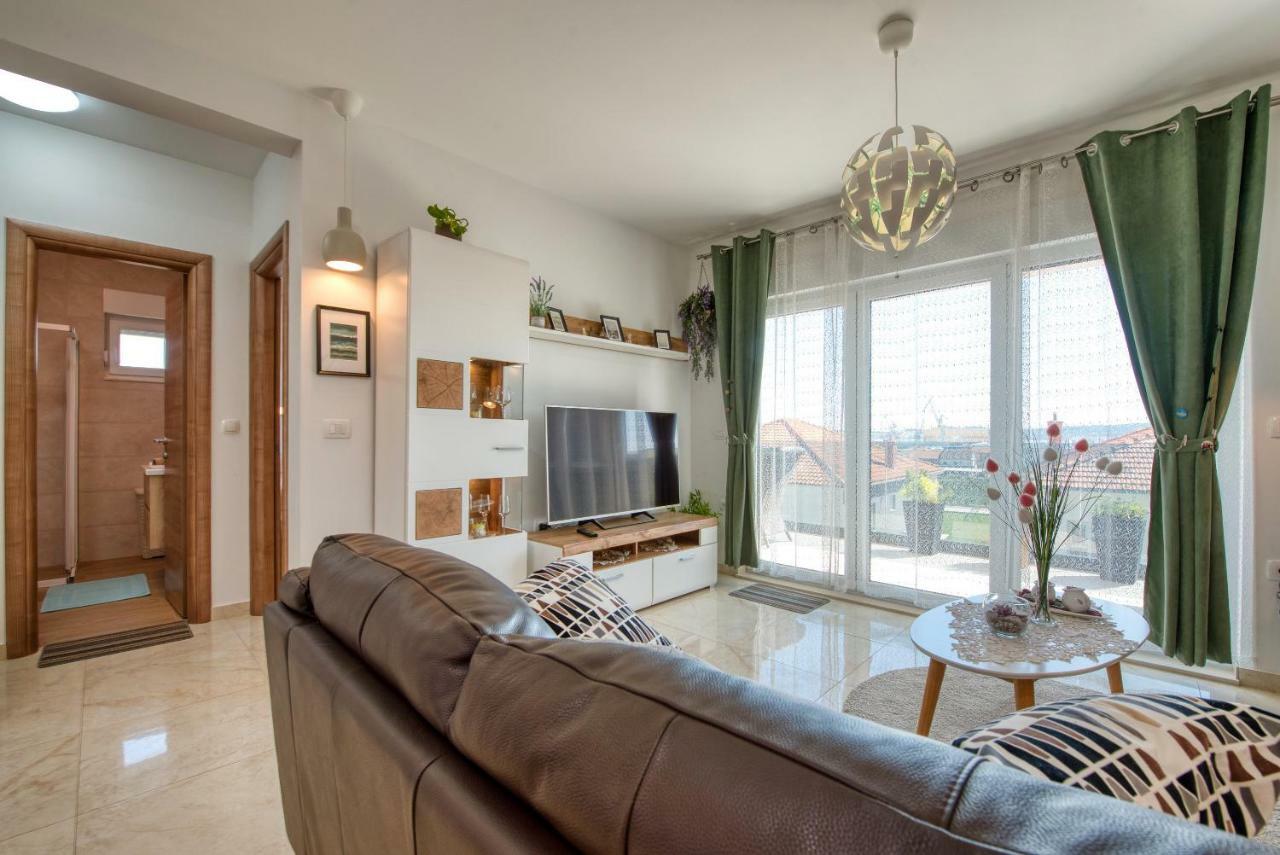Apartamento Golubica Trogir Exterior foto